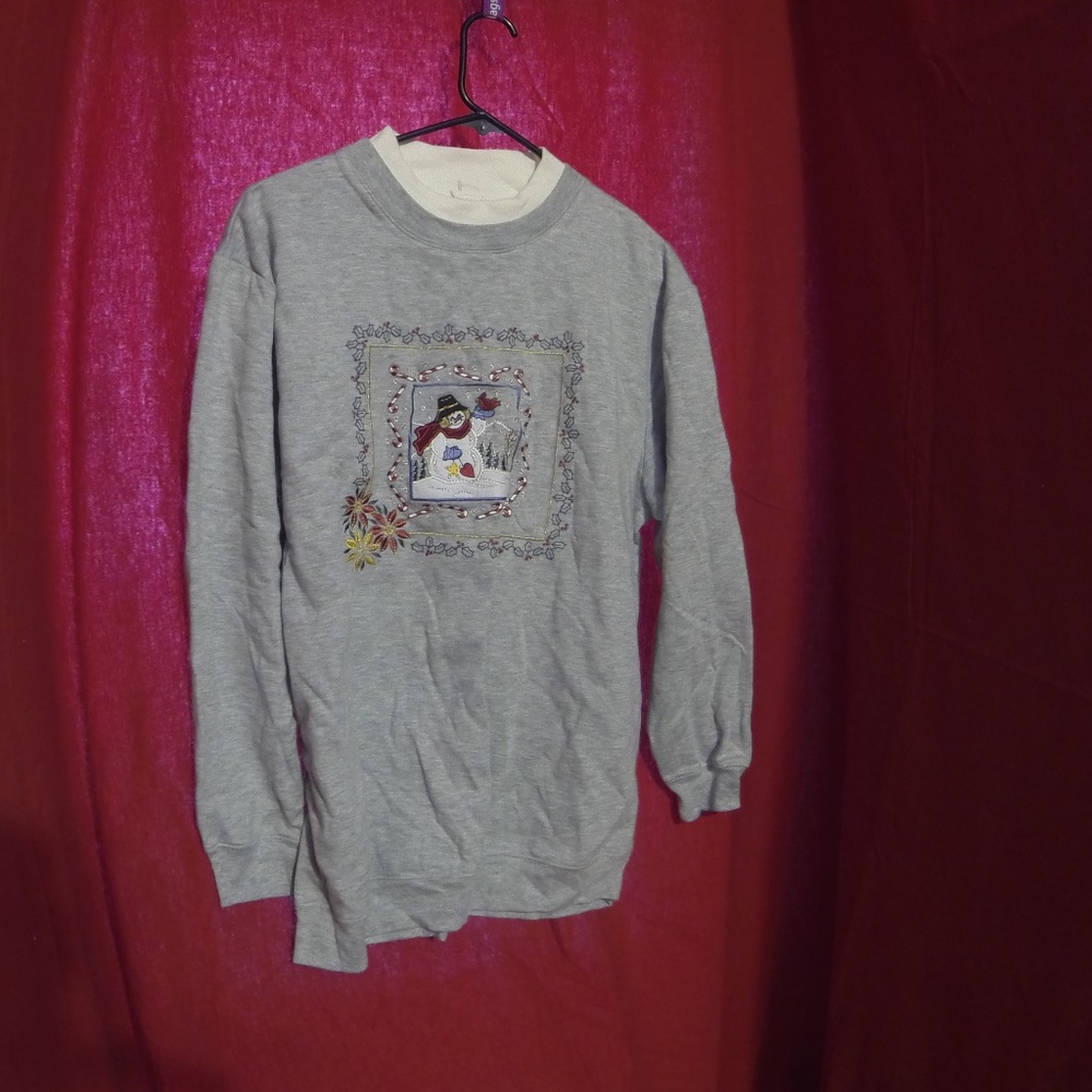 medium gray snowman sweater
